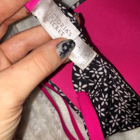 Victoria’s Secret 32C Push Up - Picture 3 of 3